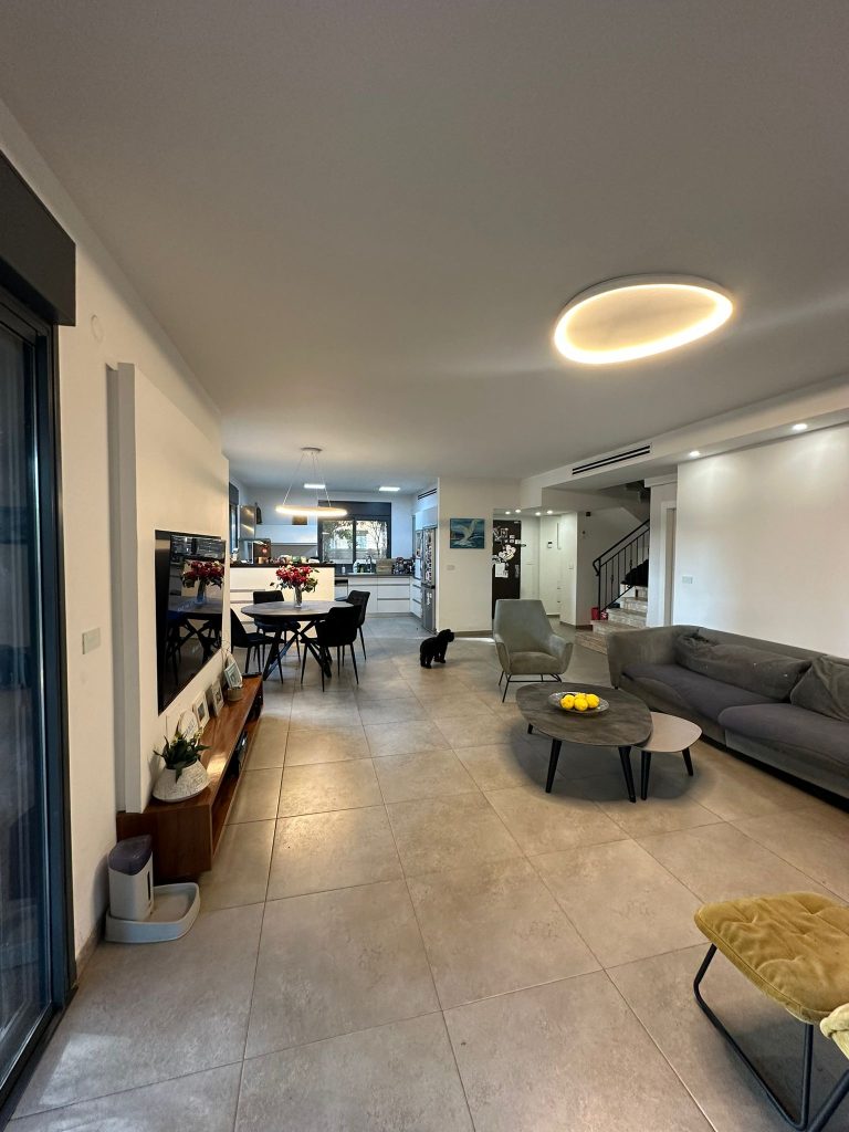 WhatsApp Image 2025-05-04 at 13.34.33 (1)