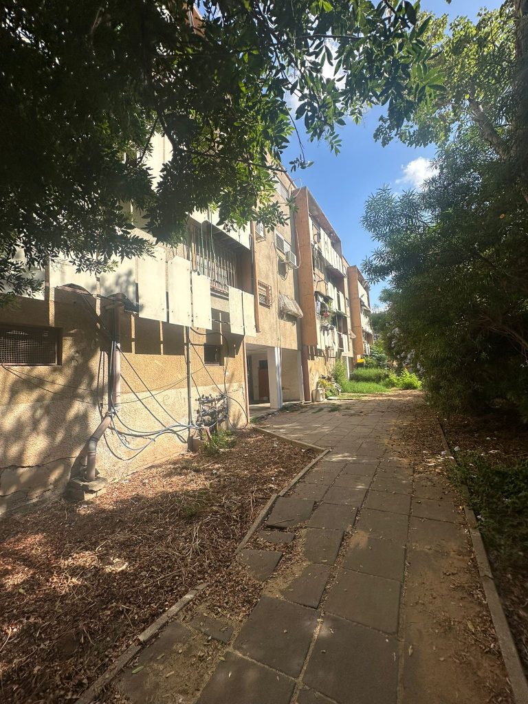 WhatsApp Image 2025-10-19 at 13.19.01 (1)