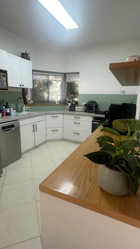 WhatsApp Image 2025-10-19 at 13.41.05 (1)