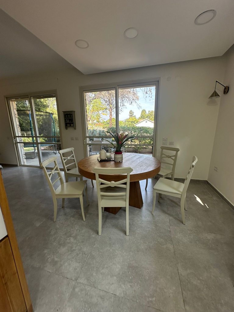 WhatsApp Image 2025-11-03 at 13.01.47 (1)