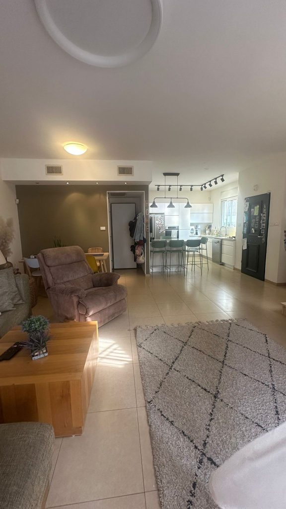 WhatsApp Image 2025-11-10 at 10.33.56 (1)