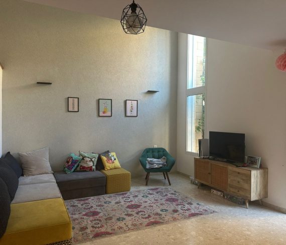 בבלעדיות בכרמי בנימינה קוטג' מואר ברחוב פנימי ושקט נכס 107