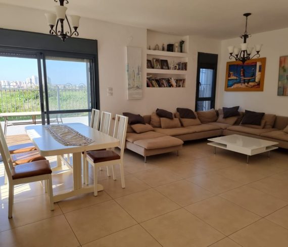 למכירה בבנימינה בזרעוניה קוטג' מקסים צמוד לשטח פתוח נכס 115