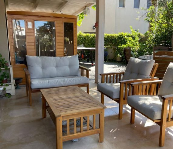 בבנימינה בשכונת הפועל וילה מדהימה עם בריכה וסטודיו