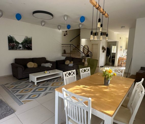 בבלעדיות בבנימינה בזרעוניה דו משפחתי עם חצר נהדרת נכס 110