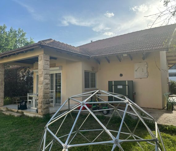 להשכרה במרכז המושבה בנימינה, בית פרטי חד מפלסי 4 חדרים, נכס 159