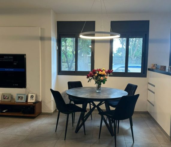 בבלעדיות, בית פרטי מקסים בצד המזרחי של בנימינה, נכס 102