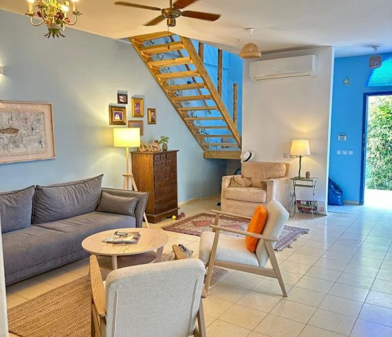 בבלעדיות דו משפחתי מקסים סמוך לשטח פתוח נכס 106