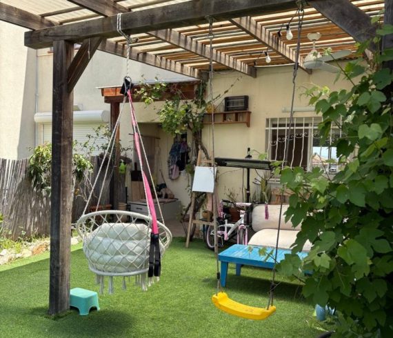 בבלעדיות – בית קסום בסמטה שקטה בשכונת מול היקב נכס 620
